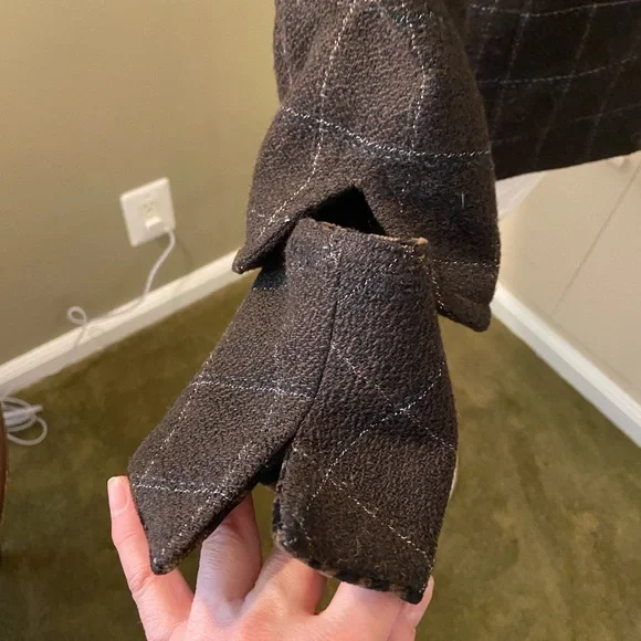 Christian Dior jacket size 10; with detachable collar and cuffs. Exquisite - Picture 4 of 15